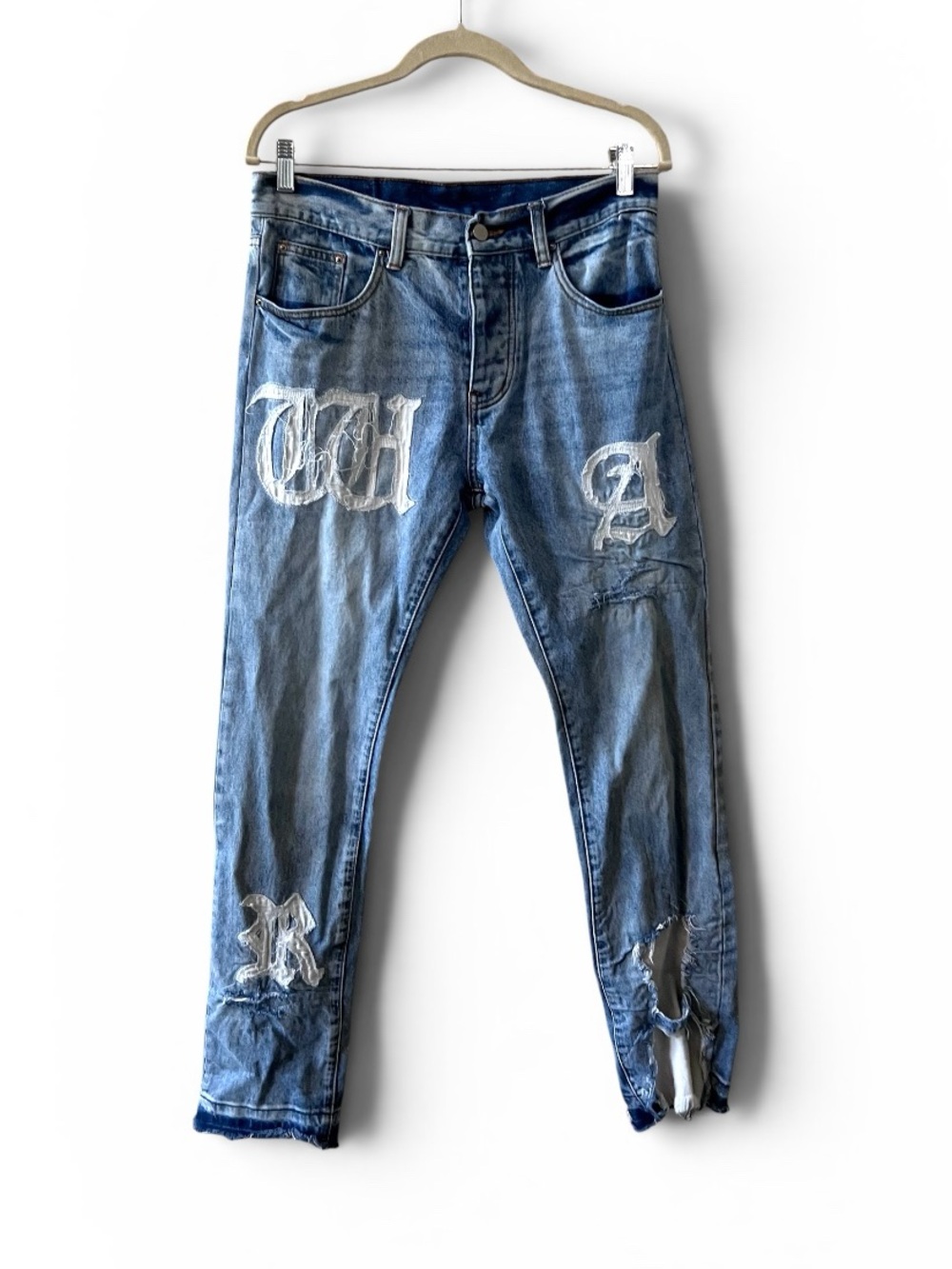 MNML D198 War Straight Denim Size 31 Embroidered Mid Rise
Blue Distressed